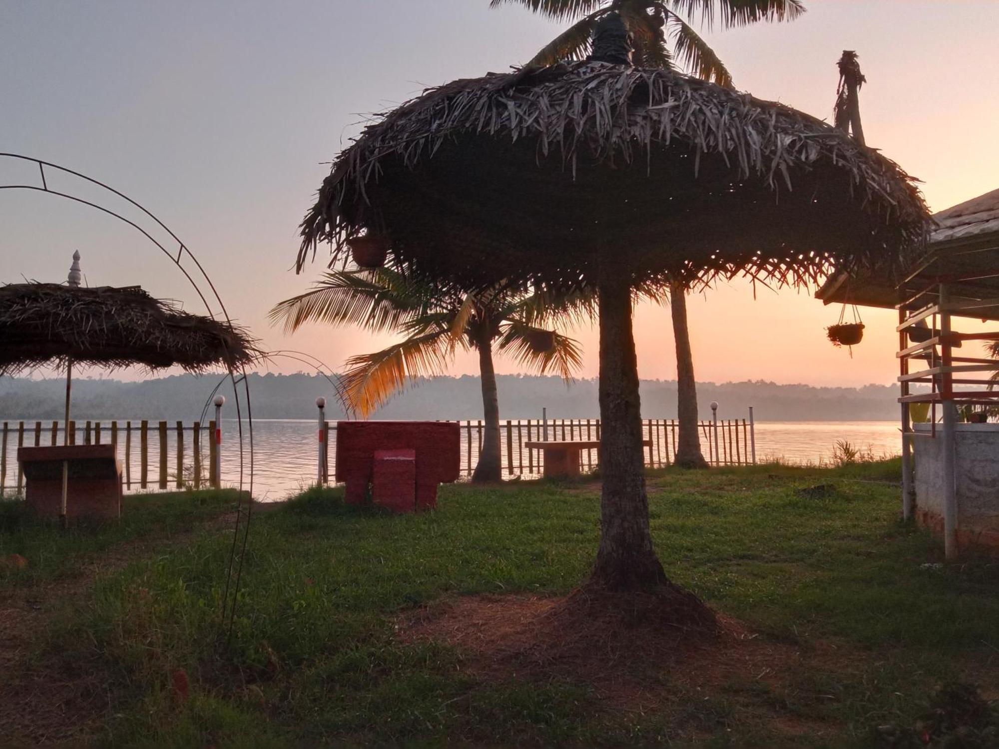 Lake Homes Варкала Экстерьер фото